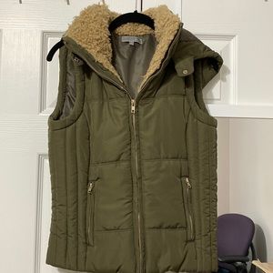 Modcloth Be Cool olive warm zip hooded vest size small